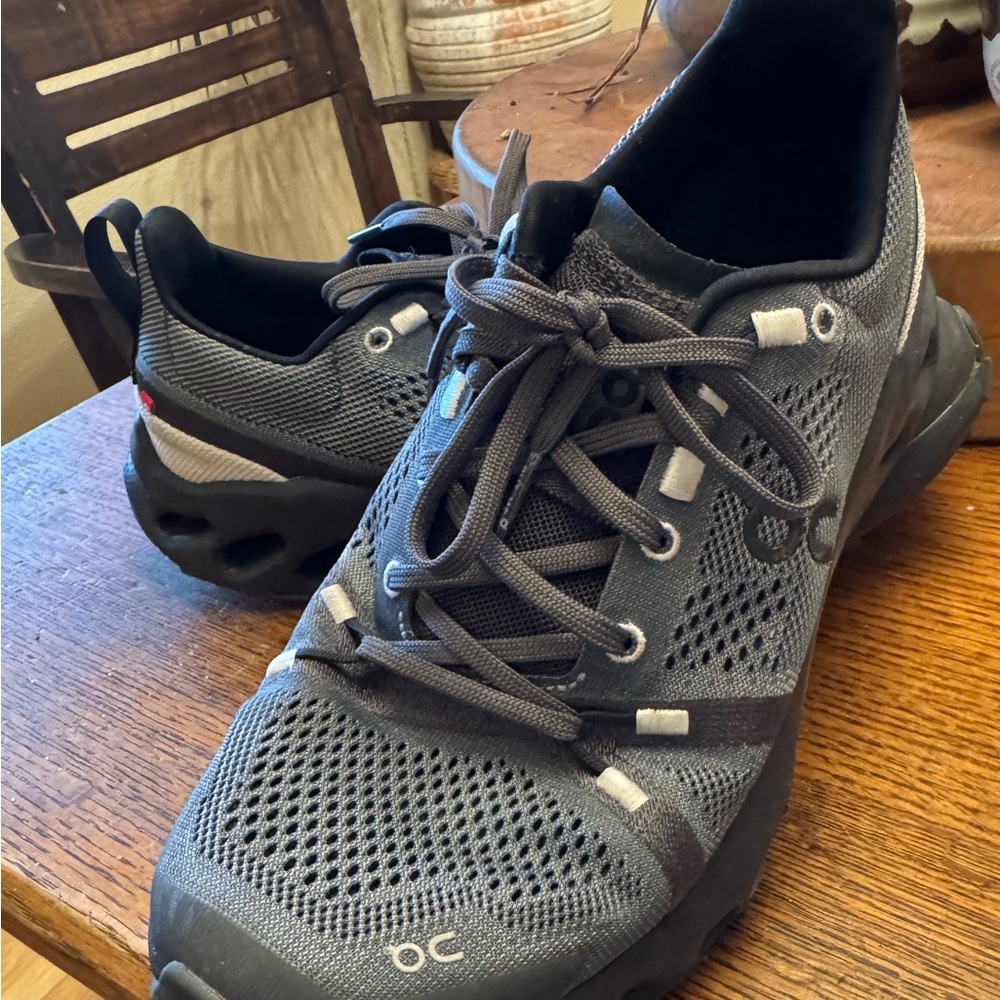 On Running women’s Gray Running Shoes